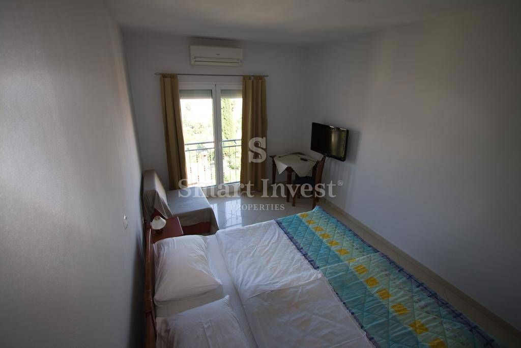 LOVRAN, Hiša z apartmaji in pogledom na morje, blizu morja, prodamo