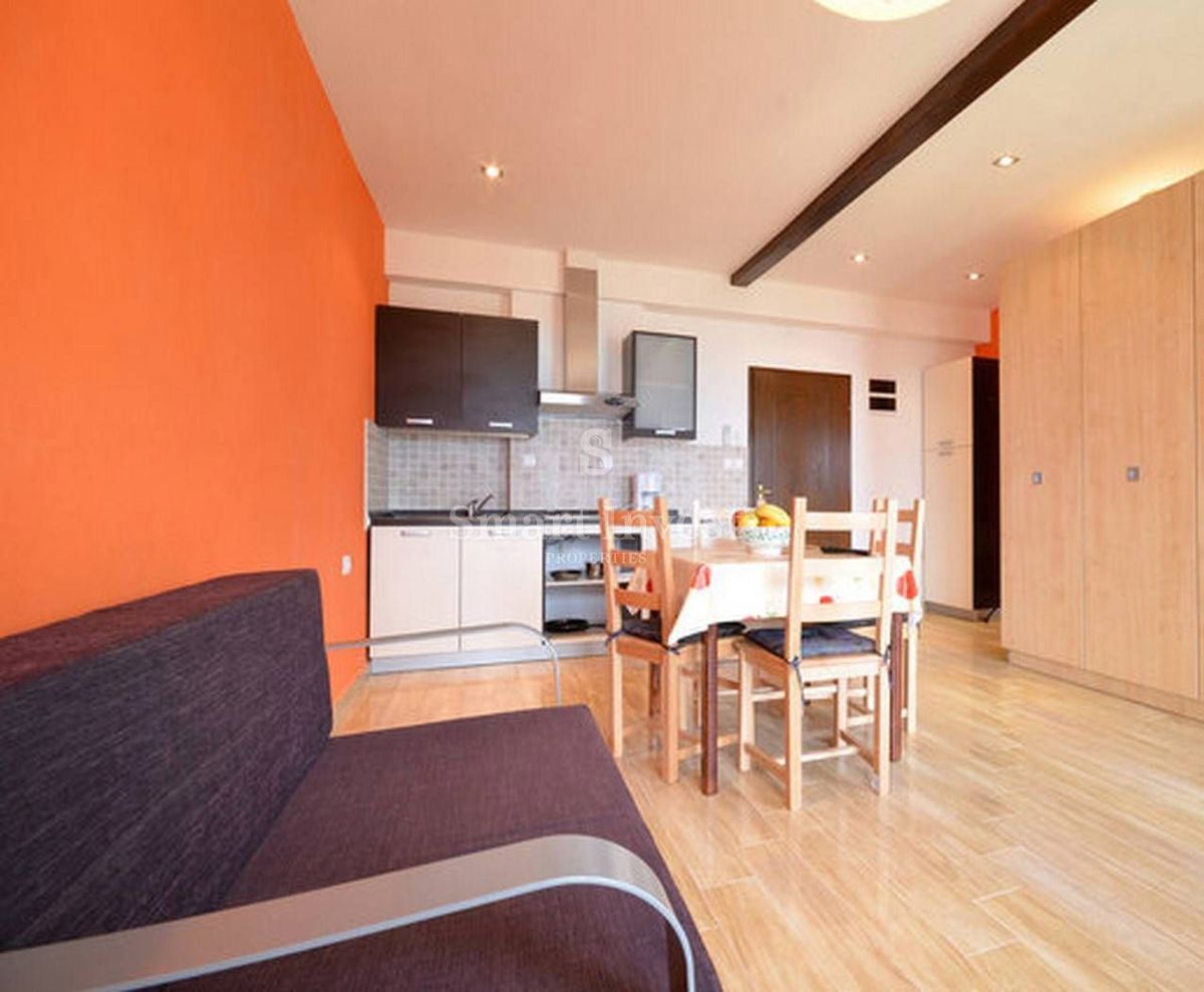LOVRAN, Hiša z apartmaji in pogledom na morje, blizu morja, prodamo