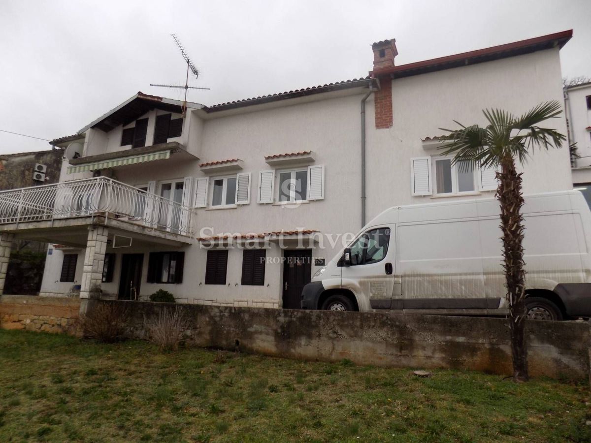OPATIJA, House of 300 m2 with a building land of 1812 m2