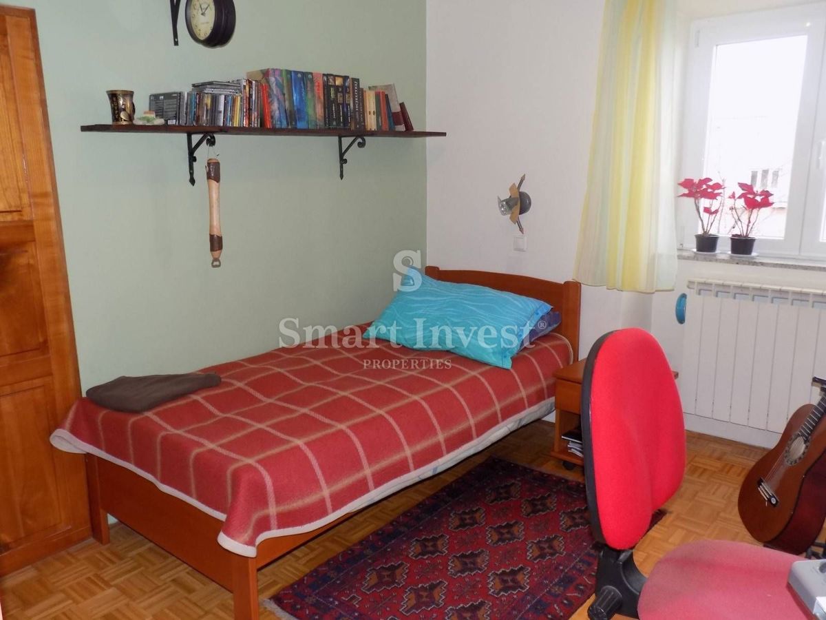 OPATIJA, House of 300 m2 with a building land of 1812 m2