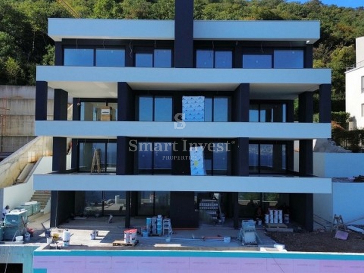 OPATIJA, Luksuzno 2-s stanovanje s pogledom na morje in garažo