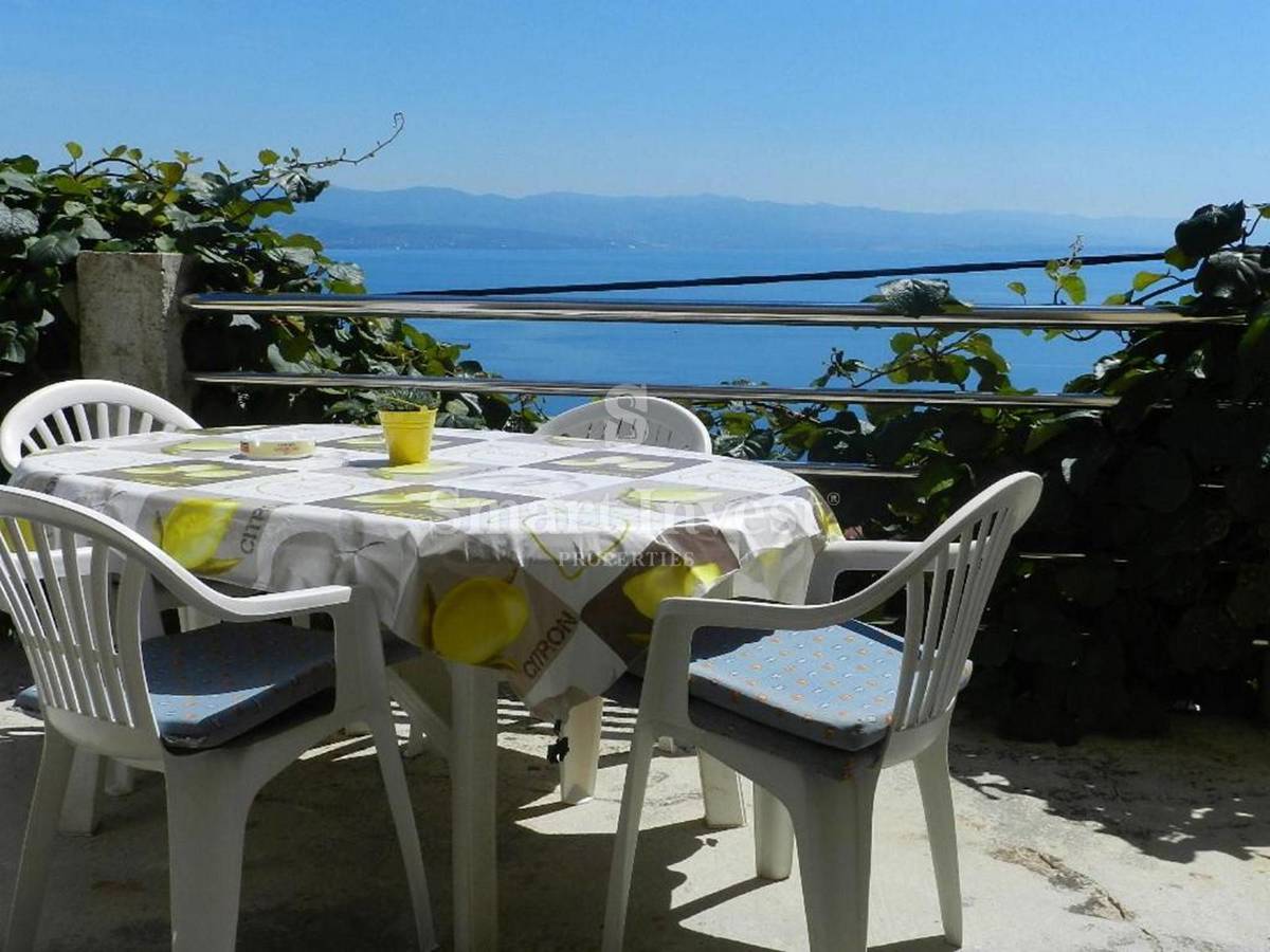 LOVRAN, Beautiful house of 380 m2 with panoramic sea view