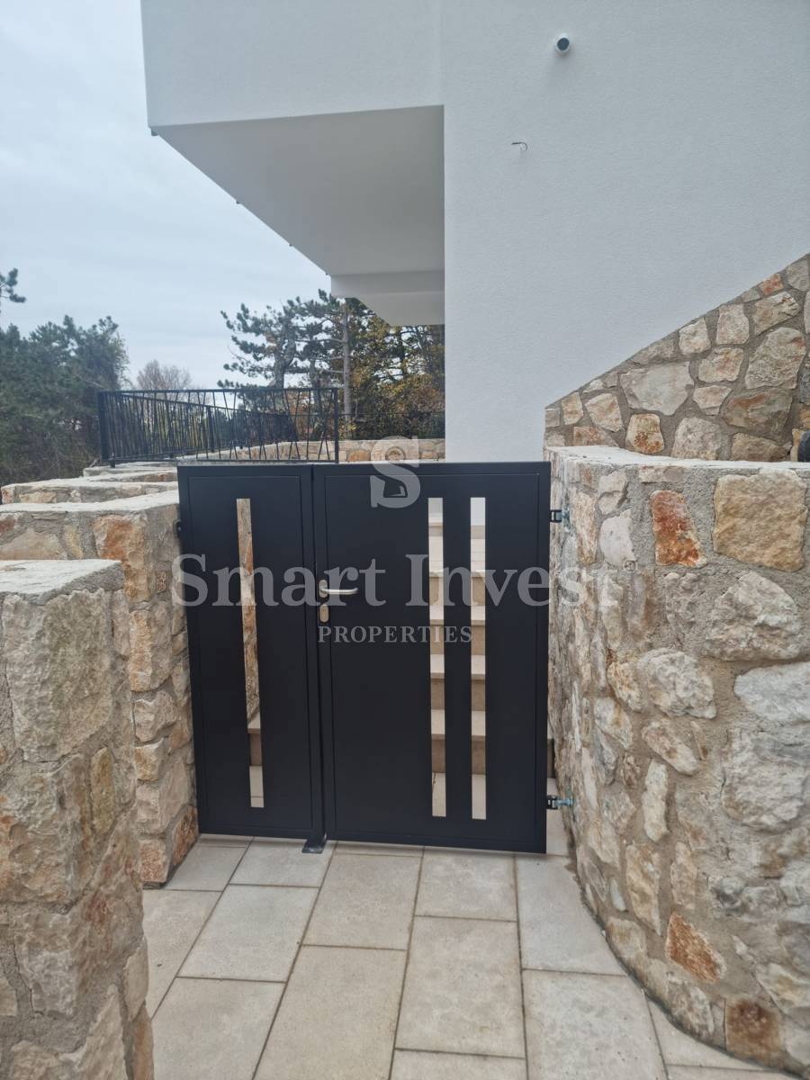 ISTRA - LABIN, Prenovljena hiša z odprtim pogledom na morje, prodamo