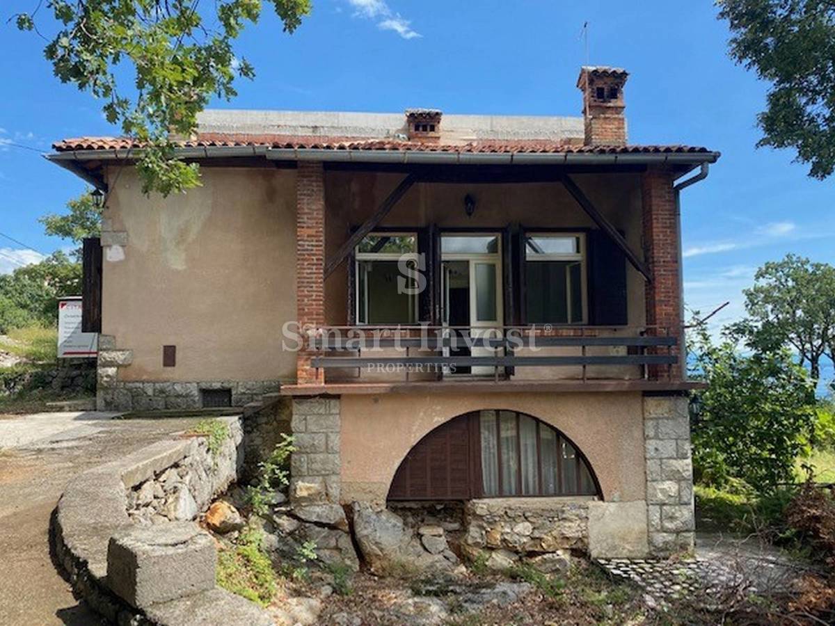 OPATIJA, Dvojček za obnovo na lepi lokaciji prodamo