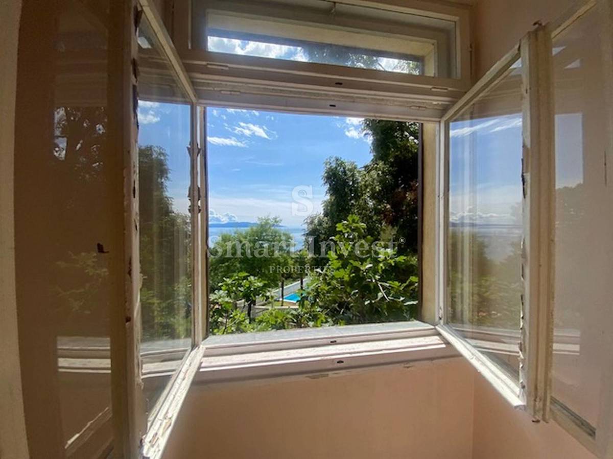 OPATIJA, Dvojček za obnovo na lepi lokaciji prodamo