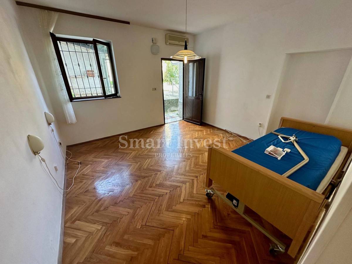 OPATIJA, stanovanje ob morju z balkonom!