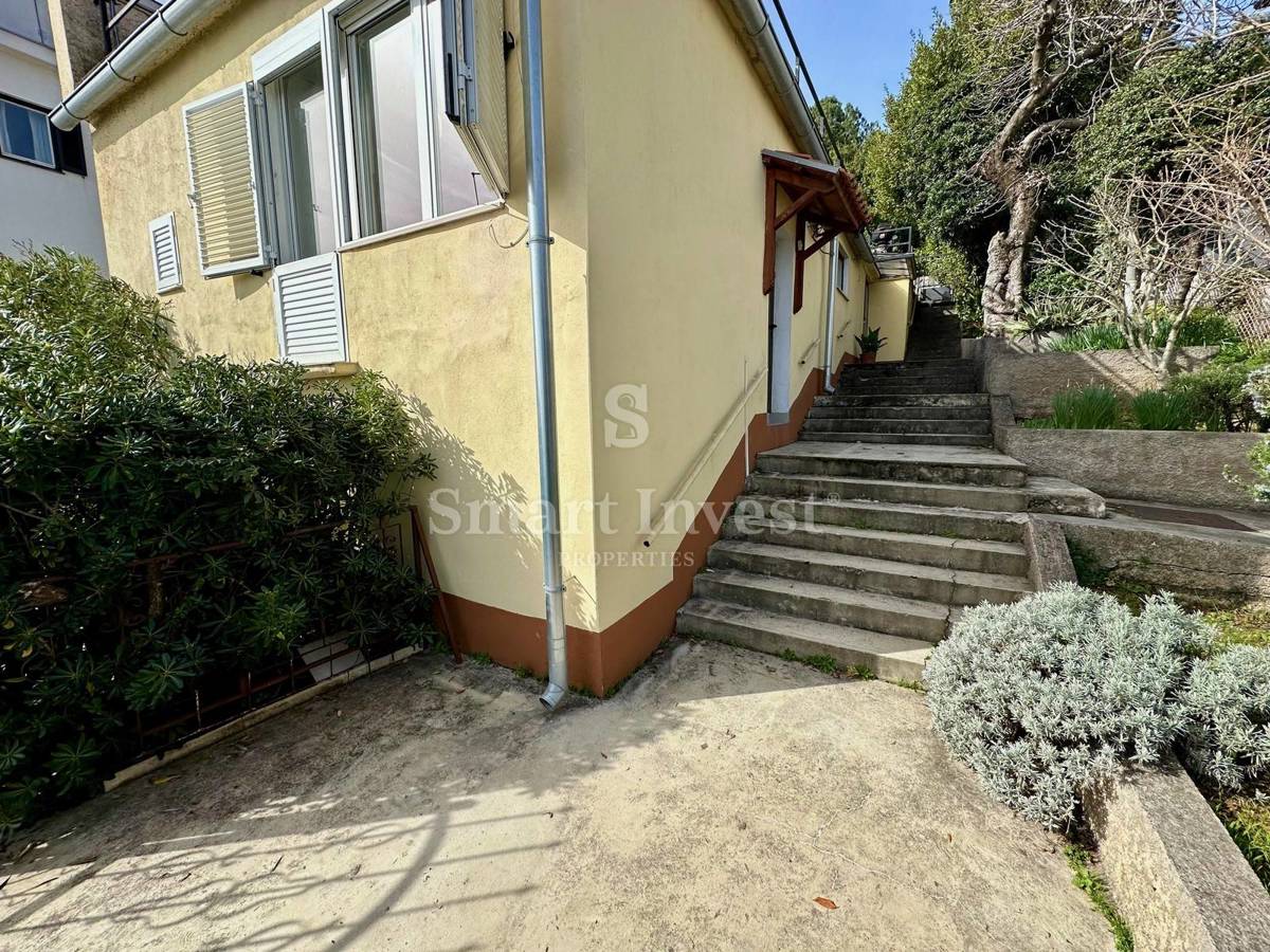 OPATIJA, stanovanje ob morju z balkonom!
