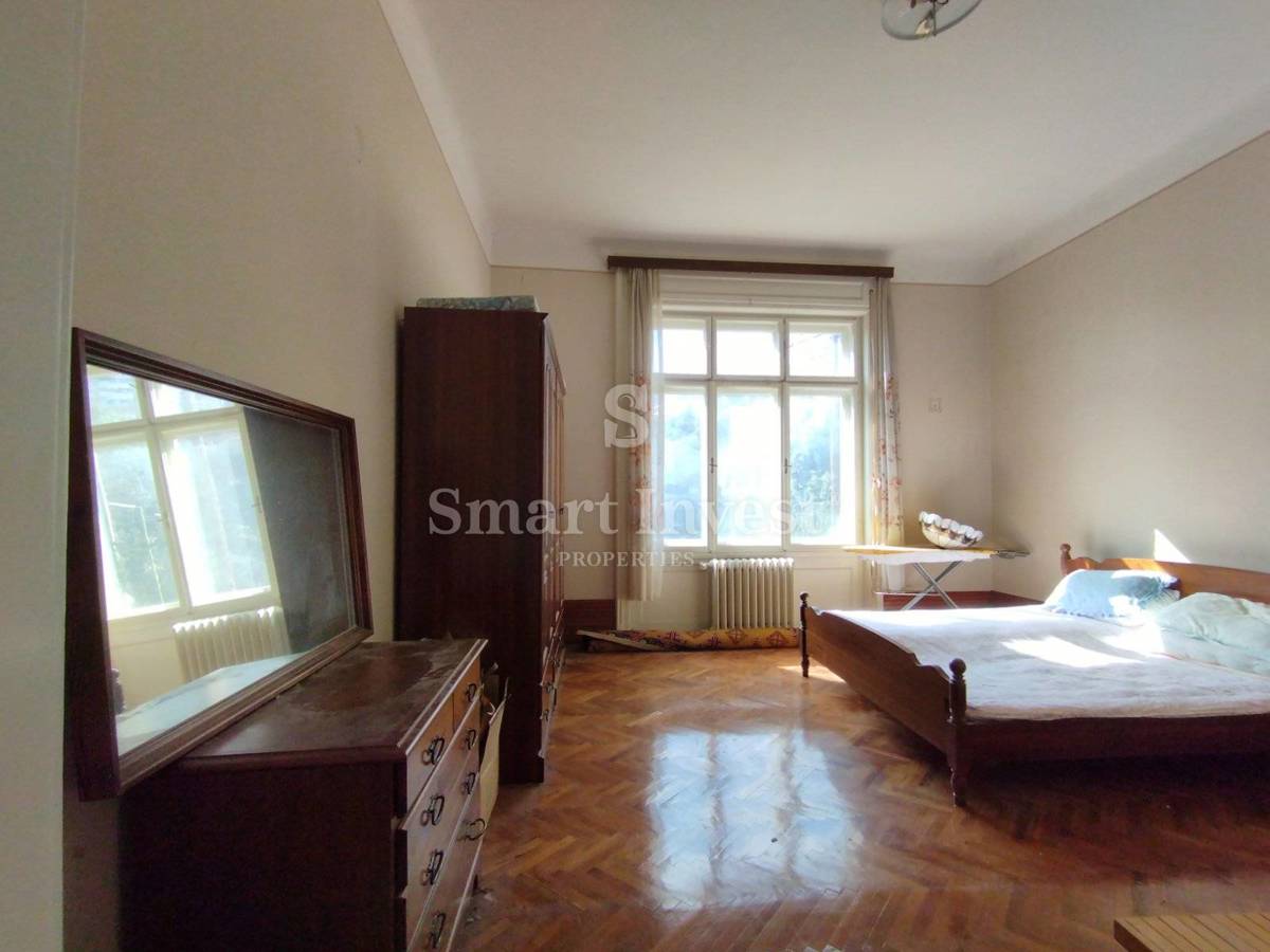 OPATIJA - CENTER, stanovanje z vrtom v zgodovinski vili, 100 m od morja