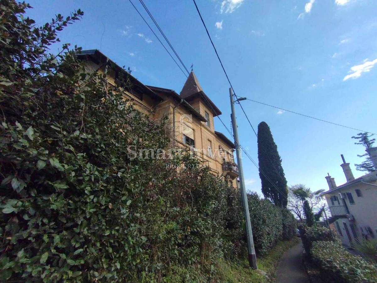 OPATIJA - CENTER, stanovanje z vrtom v zgodovinski vili, 100 m od morja