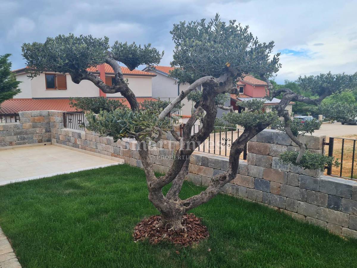 ISTRA - BUJE, nova vila z bazenom v bližini slovenske meje