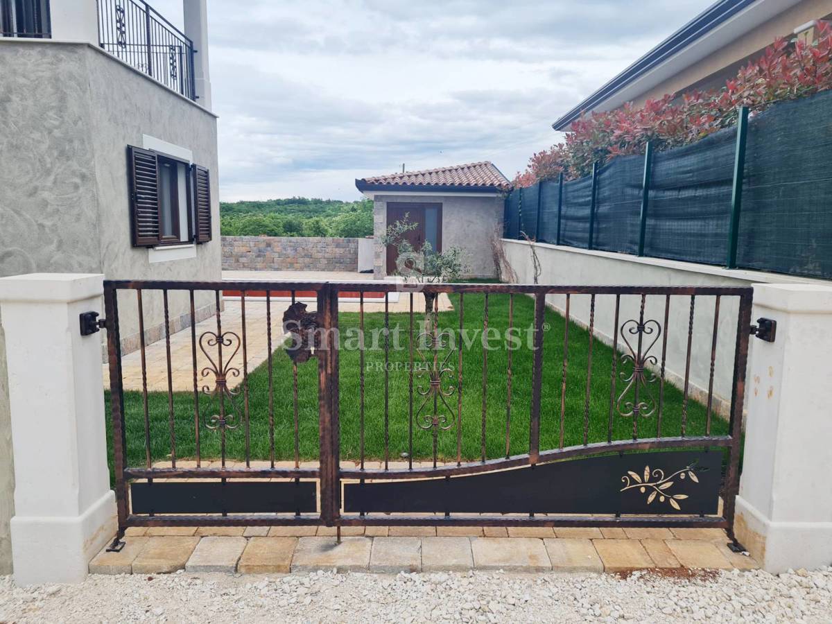 ISTRA - BUJE, nova vila z bazenom v bližini slovenske meje