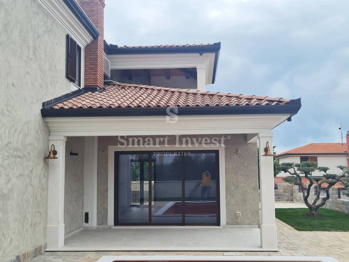ISTRA - BUJE, nova vila z bazenom v bližini slovenske meje