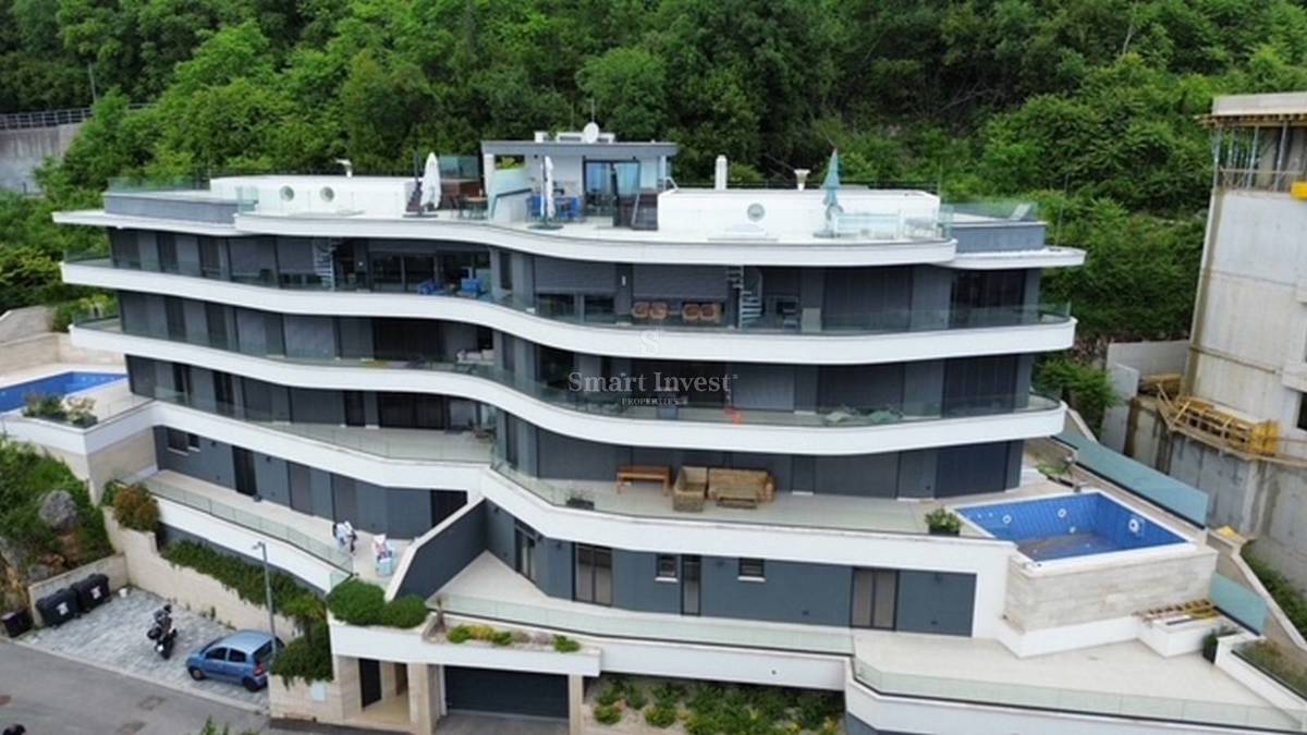 OPATIJA, 4-s stanovanje z bazenom in pogledom na morje