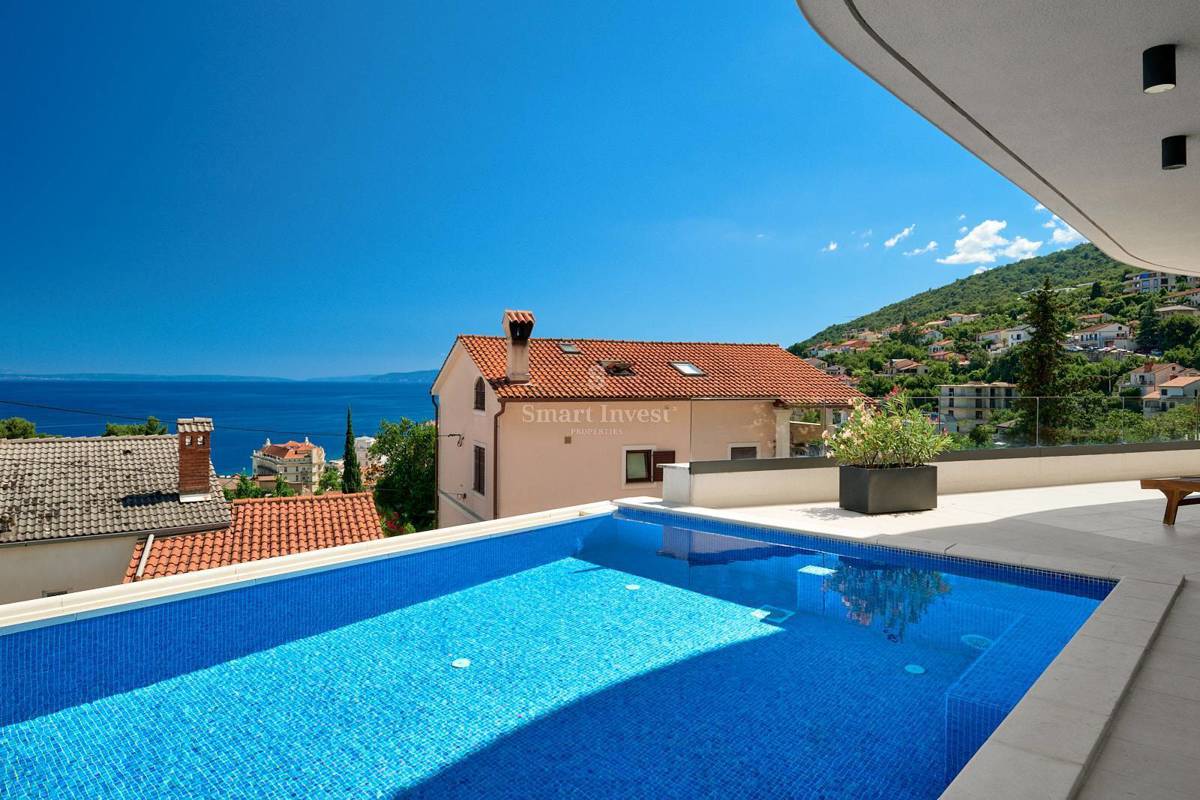OPATIJA, 4-s stanovanje z bazenom in pogledom na morje
