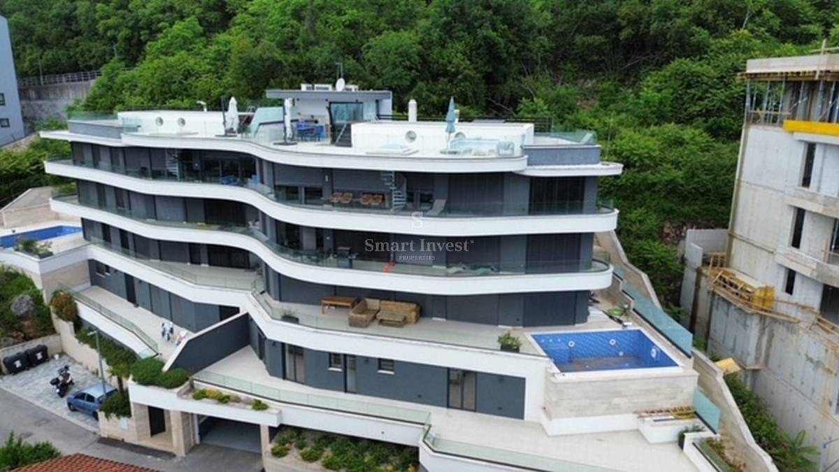 OPATIJA, 4-s stanovanje z bazenom in pogledom na morje