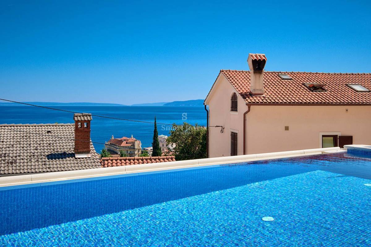 OPATIJA, 4-s stanovanje z bazenom in pogledom na morje