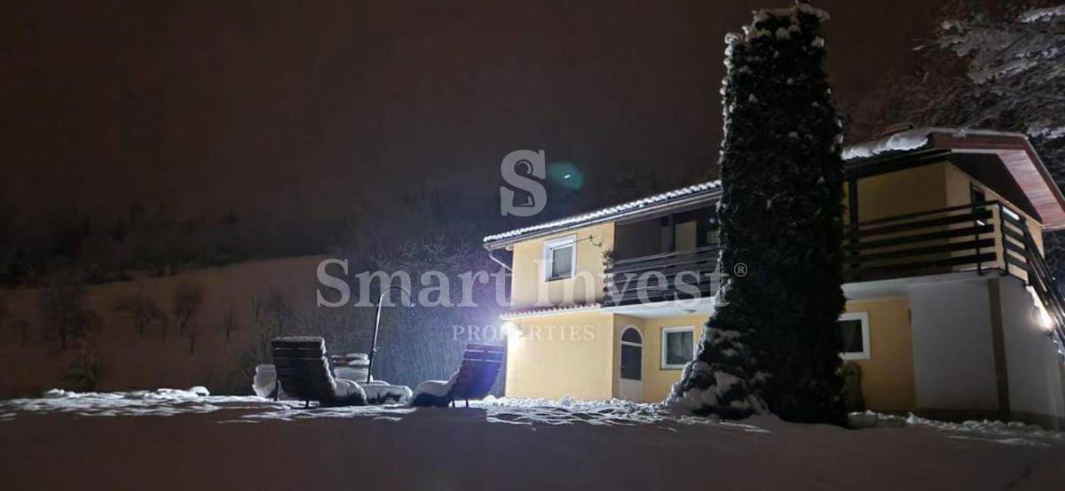 GORSKI KOTAR - VRBOVSKO, hiša z bazenom in zemljiščem 6200 m2