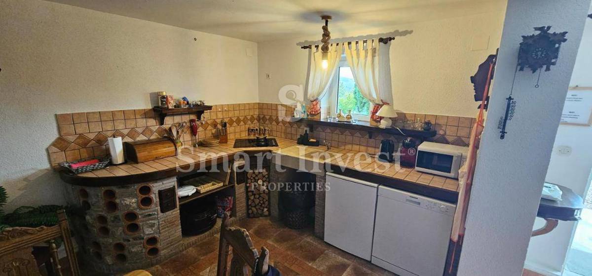 GORSKI KOTAR - VRBOVSKO, hiša z bazenom in zemljiščem 6200 m2