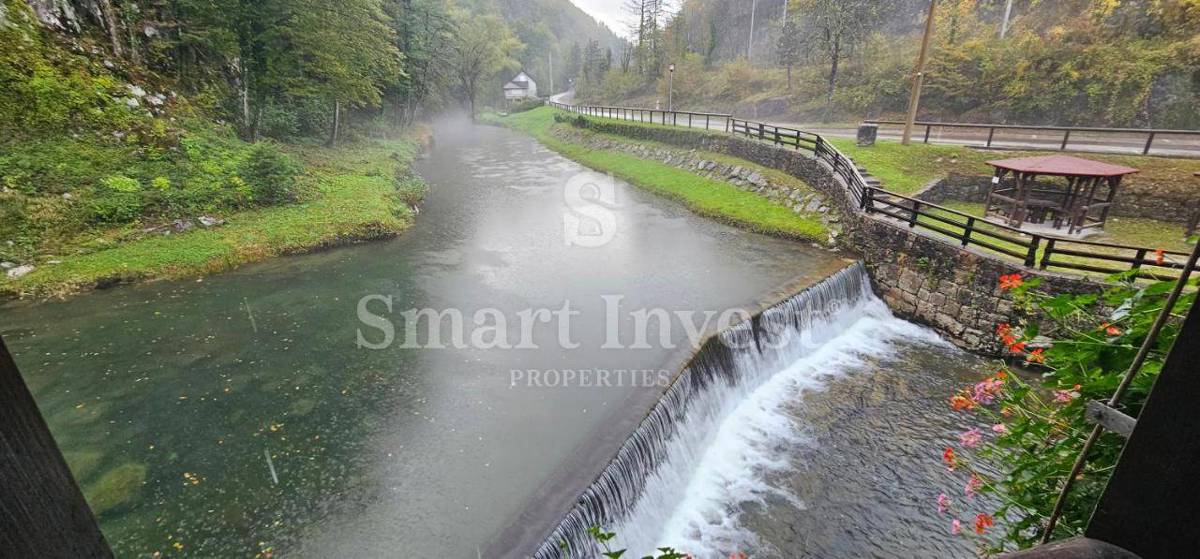 GORSKI KOTAR - VRBOVSKO, hiša z bazenom in zemljiščem 6200 m2