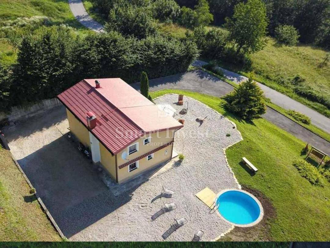 GORSKI KOTAR - VRBOVSKO, hiša z bazenom in zemljiščem 6200 m2