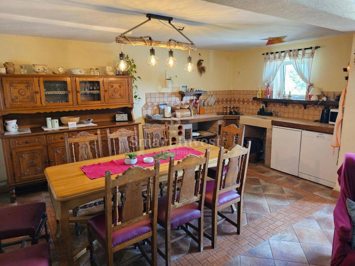 GORSKI KOTAR - VRBOVSKO, hiša z bazenom in zemljiščem 6200 m2