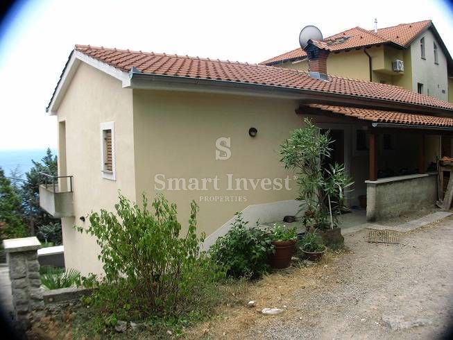 OPATIJA, Samostojna hiša s pogledom na morje v bližini centra in morja, prodamo