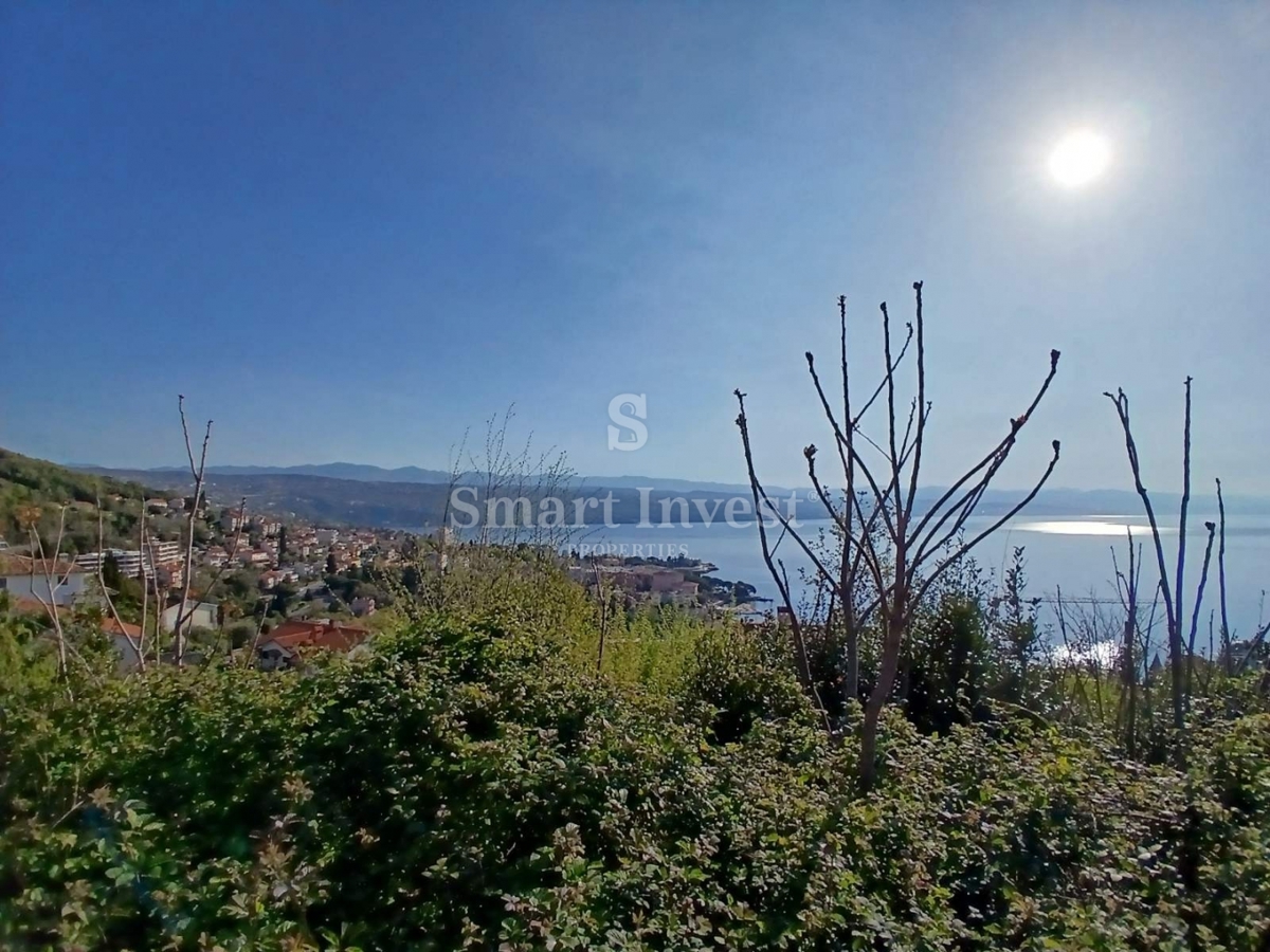OPATIJA, Samostojna hiša s pogledom na morje v bližini centra in morja, prodamo