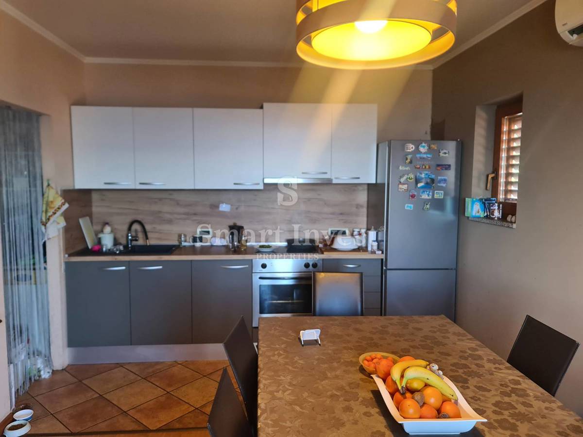 OPATIJA, Samostojna hiša s pogledom na morje v bližini centra in morja, prodamo
