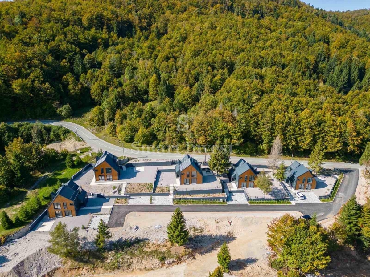 GORSKI KOTAR, moderna gorska hiša za počitnice in investicijo