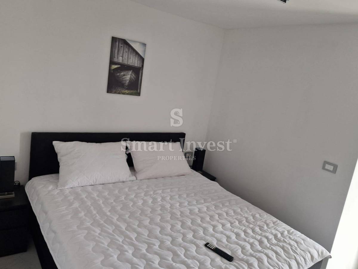 OPATIJA - BREGI, stanovanje s teraso, pogledom na morje, bazenom in parkiriščem