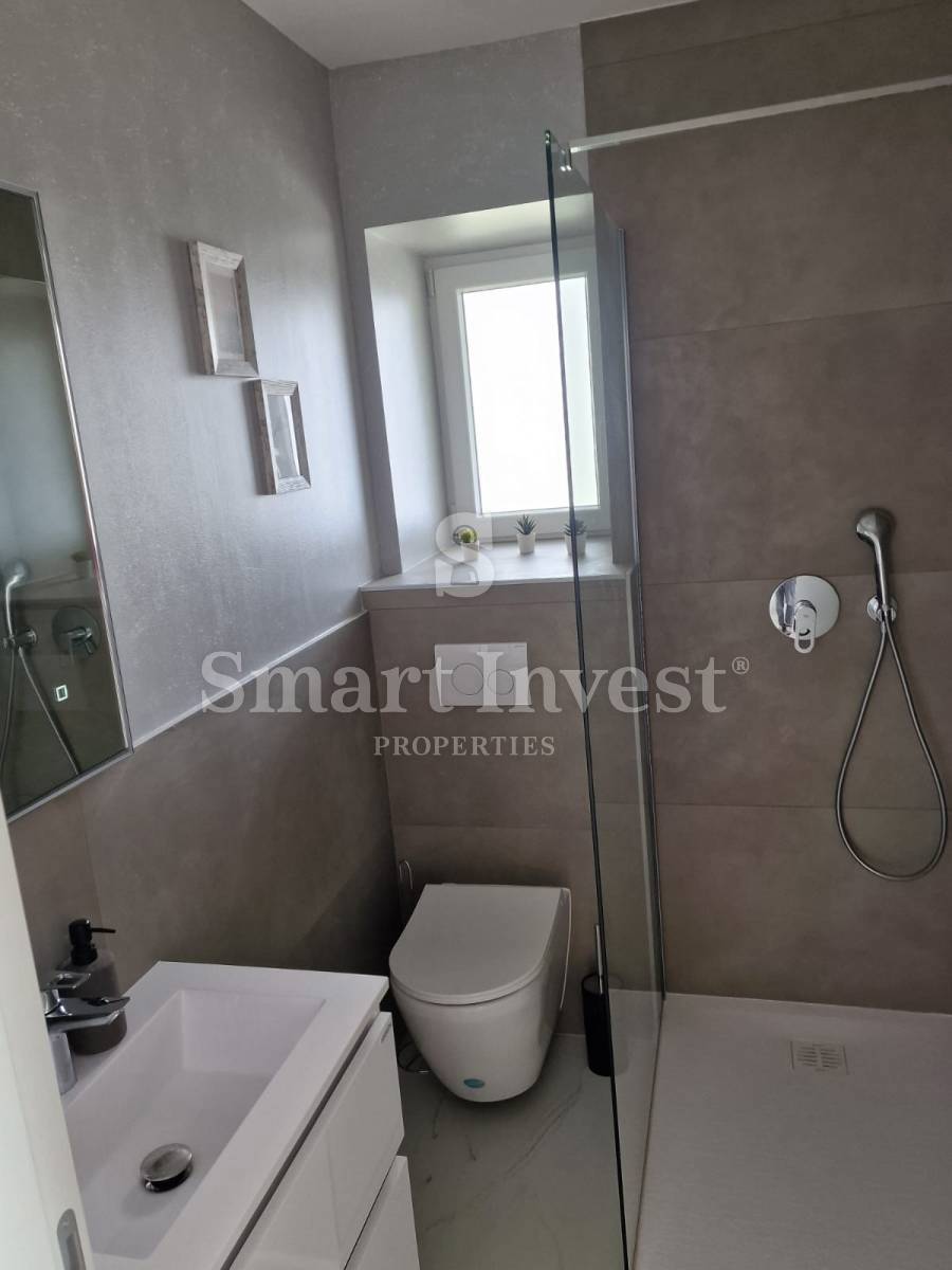 OPATIJA - BREGI, stanovanje s teraso, pogledom na morje, bazenom in parkiriščem