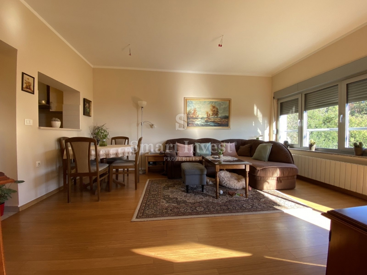 RIJEKA - DONJI ZAMET, stanovanje z balkonom in garažo