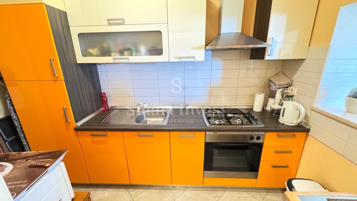 RIJEKA - DONJI ZAMET, stanovanje z balkonom in garažo