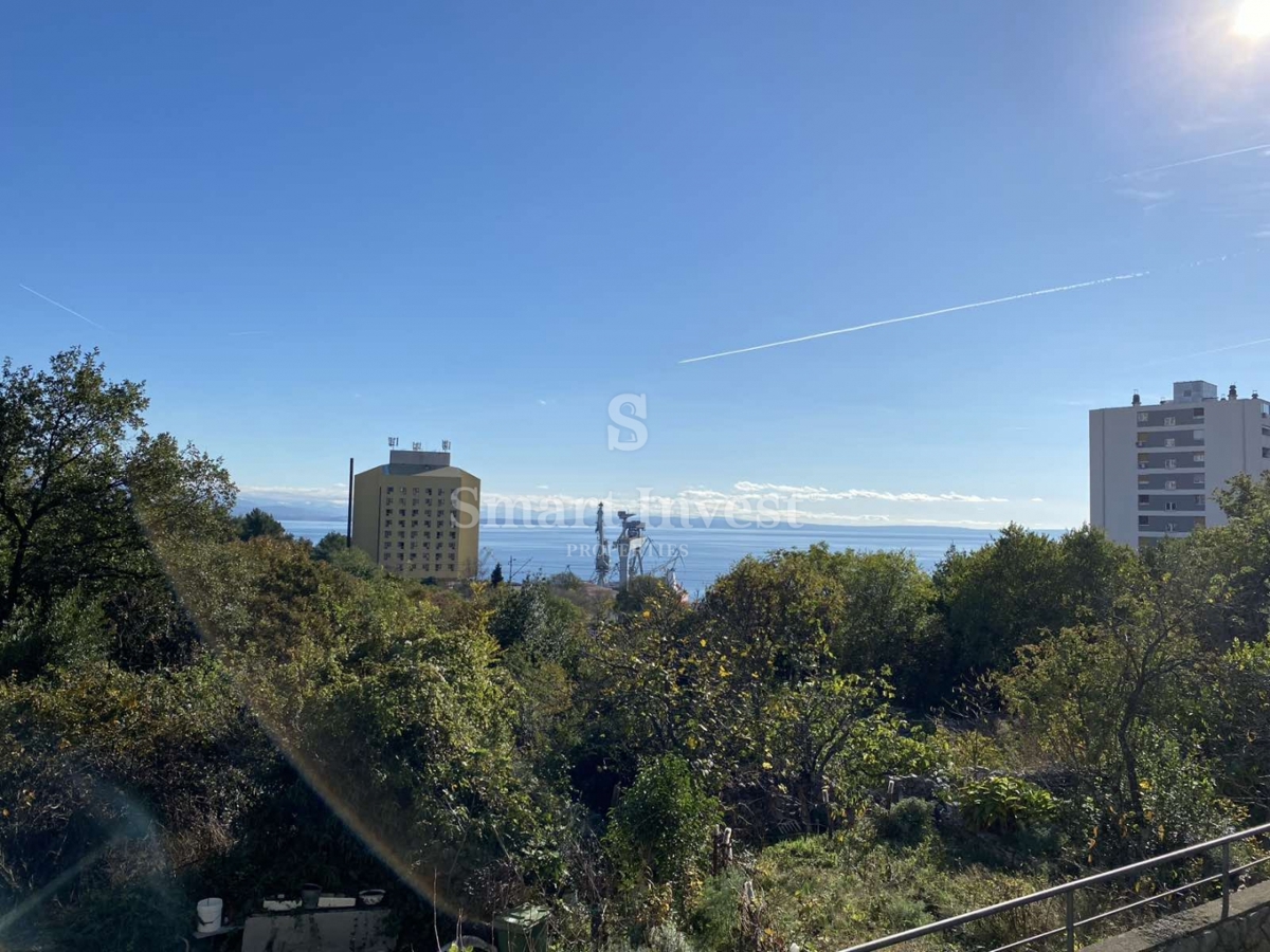 RIJEKA - DONJI ZAMET, stanovanje z balkonom in garažo