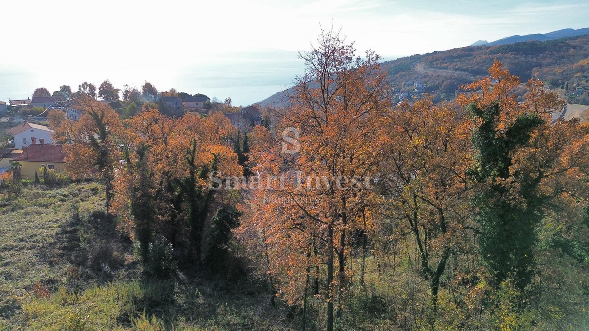OPATIJA - BREGI, zemljišče s pogledom na morje za gradnjo dveh vil