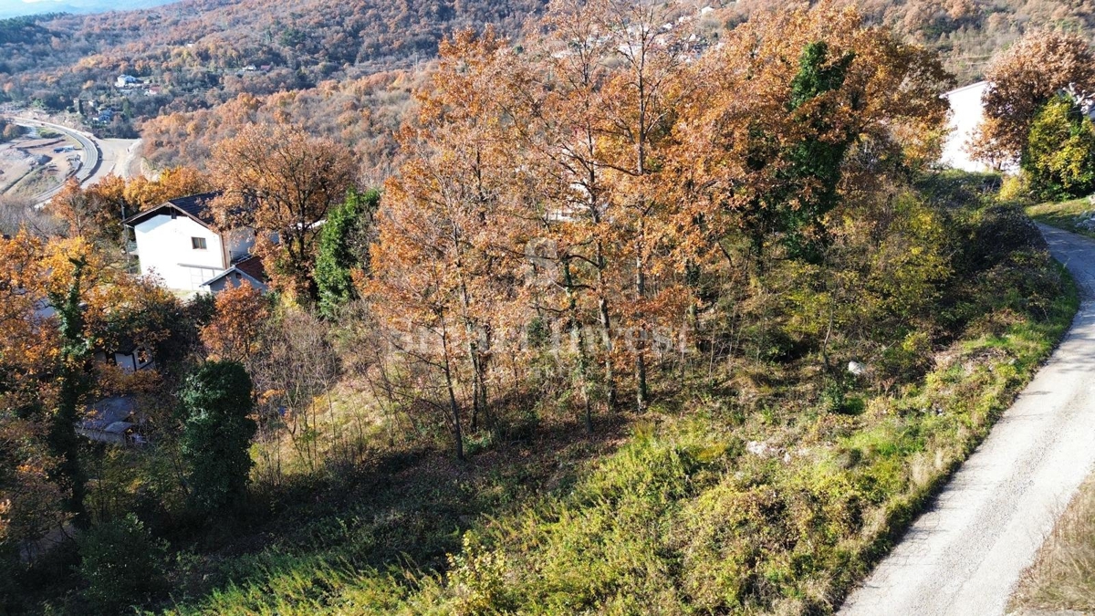 OPATIJA - BREGI, zemljišče s pogledom na morje za gradnjo dveh vil