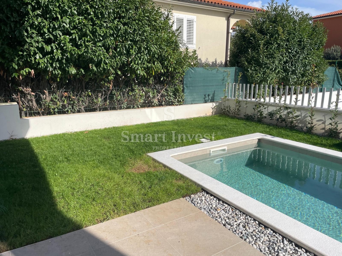 ISTRA - PREMANTURA, 3-sobno stanovanje z vrtom in bazenom, v novogradnji