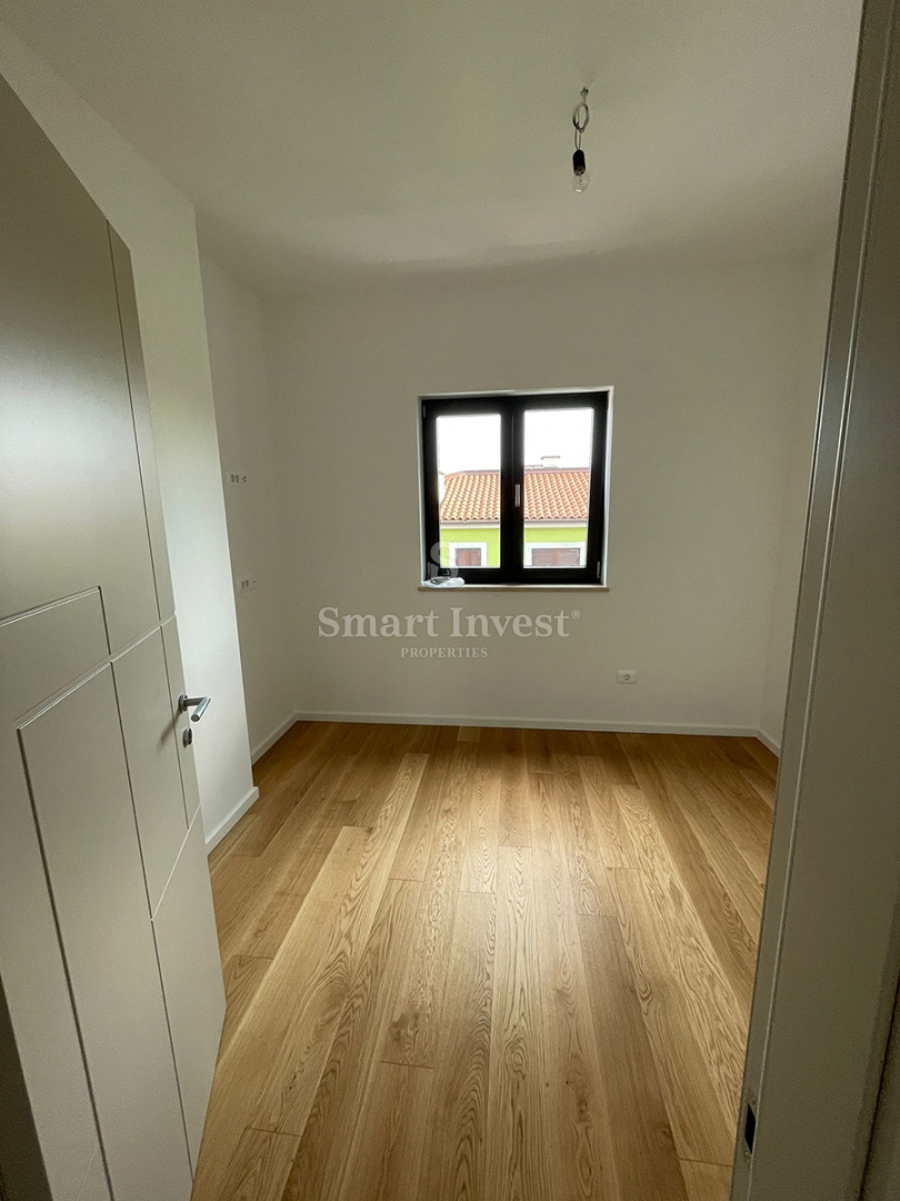 ISTRA - PREMANTURA, 3-sobno stanovanje z vrtom in bazenom, v novogradnji