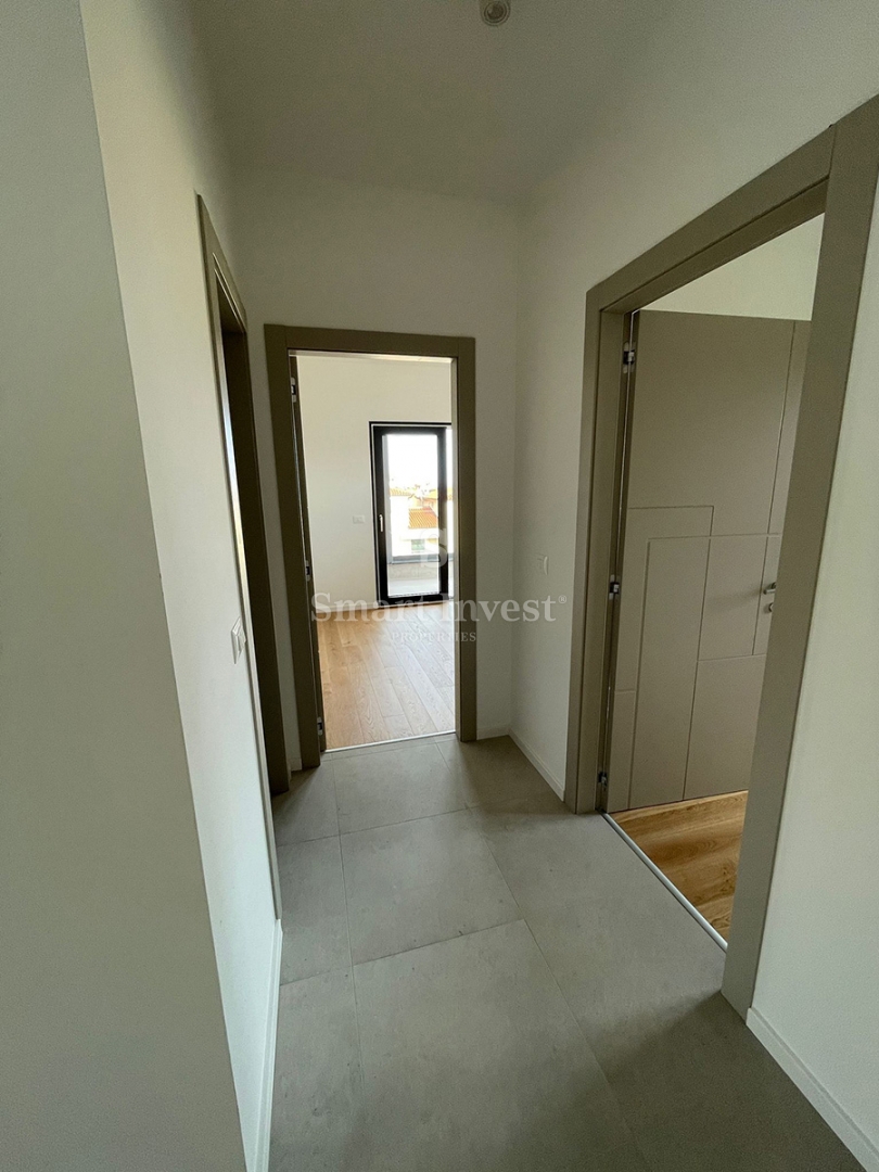 ISTRA - PREMANTURA, 3-sobno stanovanje z vrtom in bazenom, v novogradnji