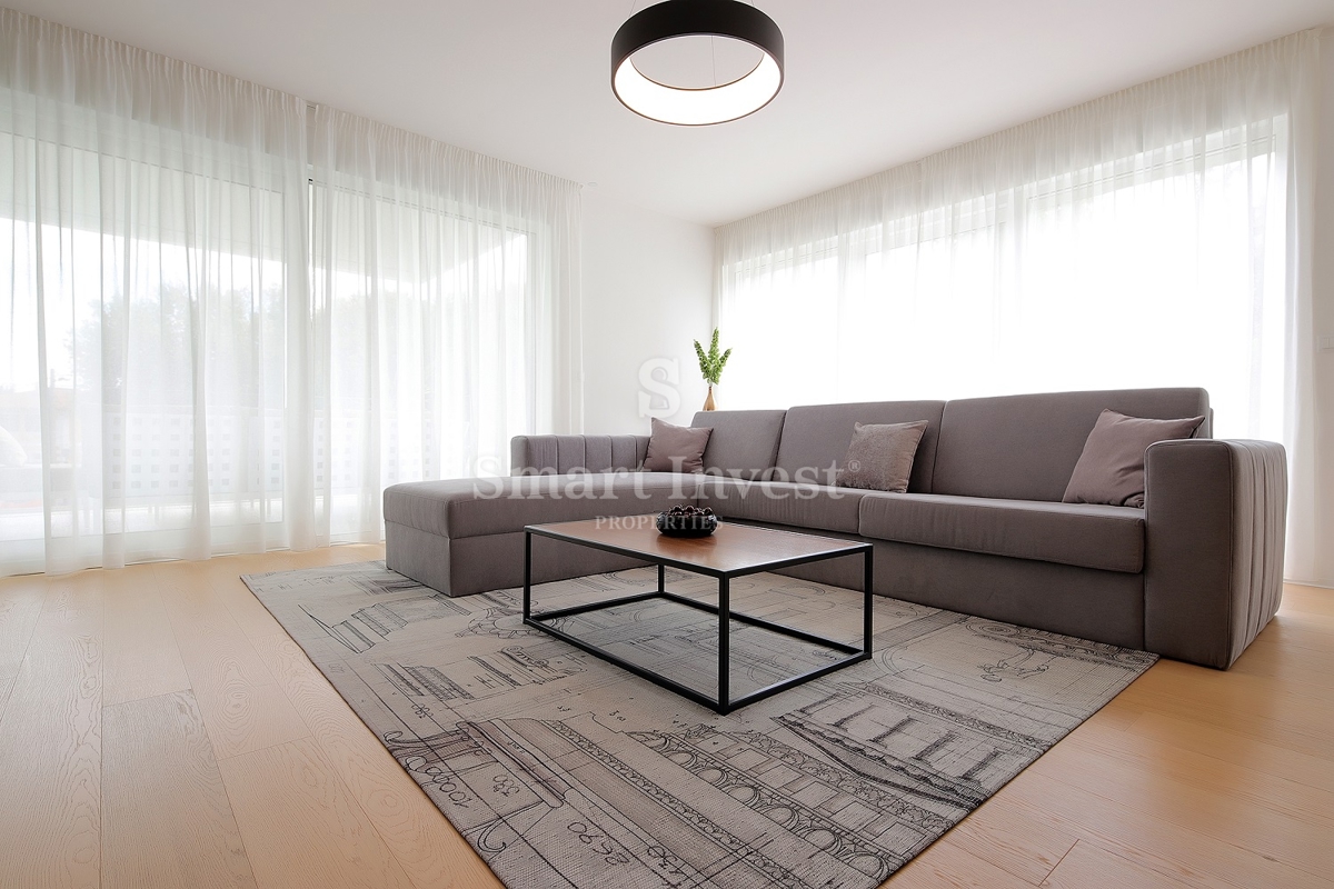 IČIĆI, luksuzno stanovanje v novogradnji z bazenom, 100 m od morja