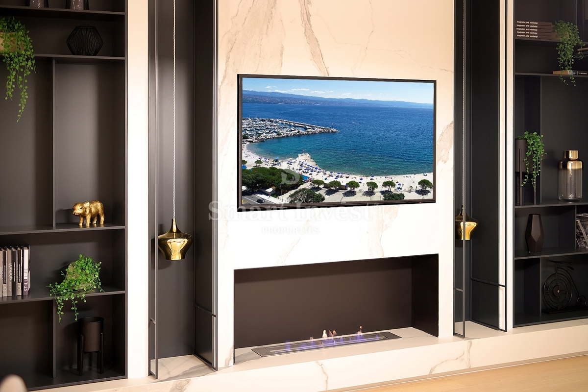 IČIĆI, luksuzno stanovanje v novogradnji z bazenom, 100 m od morja