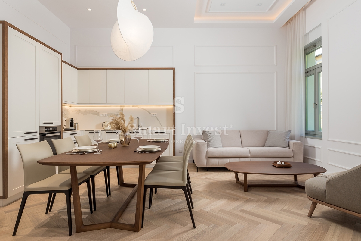 OPATIJA – CENTER, luksuzno stanovanje ob morju s teraso v prenovljeni vili