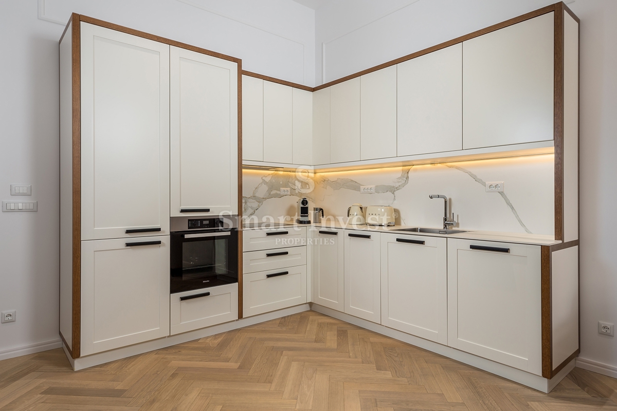 OPATIJA – CENTER, luksuzno stanovanje ob morju s teraso v prenovljeni vili