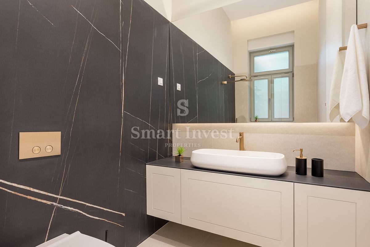 OPATIJA – CENTER, luksuzno stanovanje ob morju s teraso v prenovljeni vili