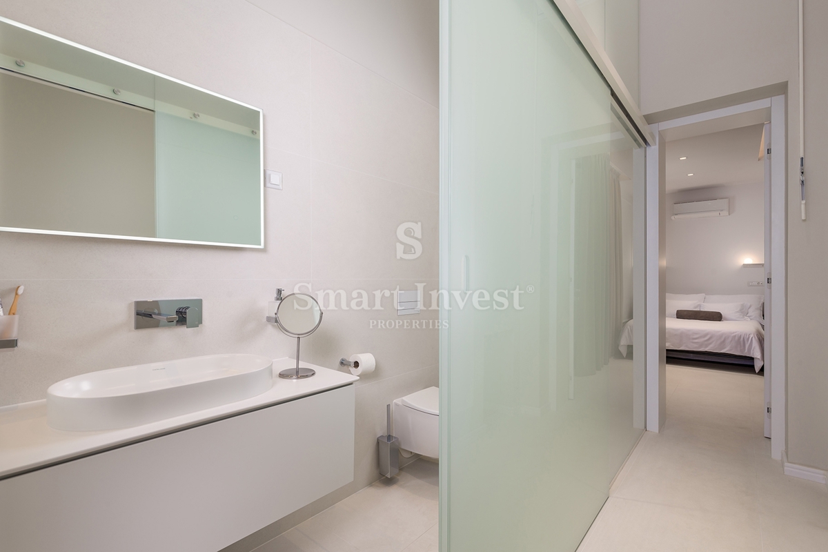 OPATIJA – CENTER, luksuzno stanovanje ob morju s teraso v prenovljeni vili