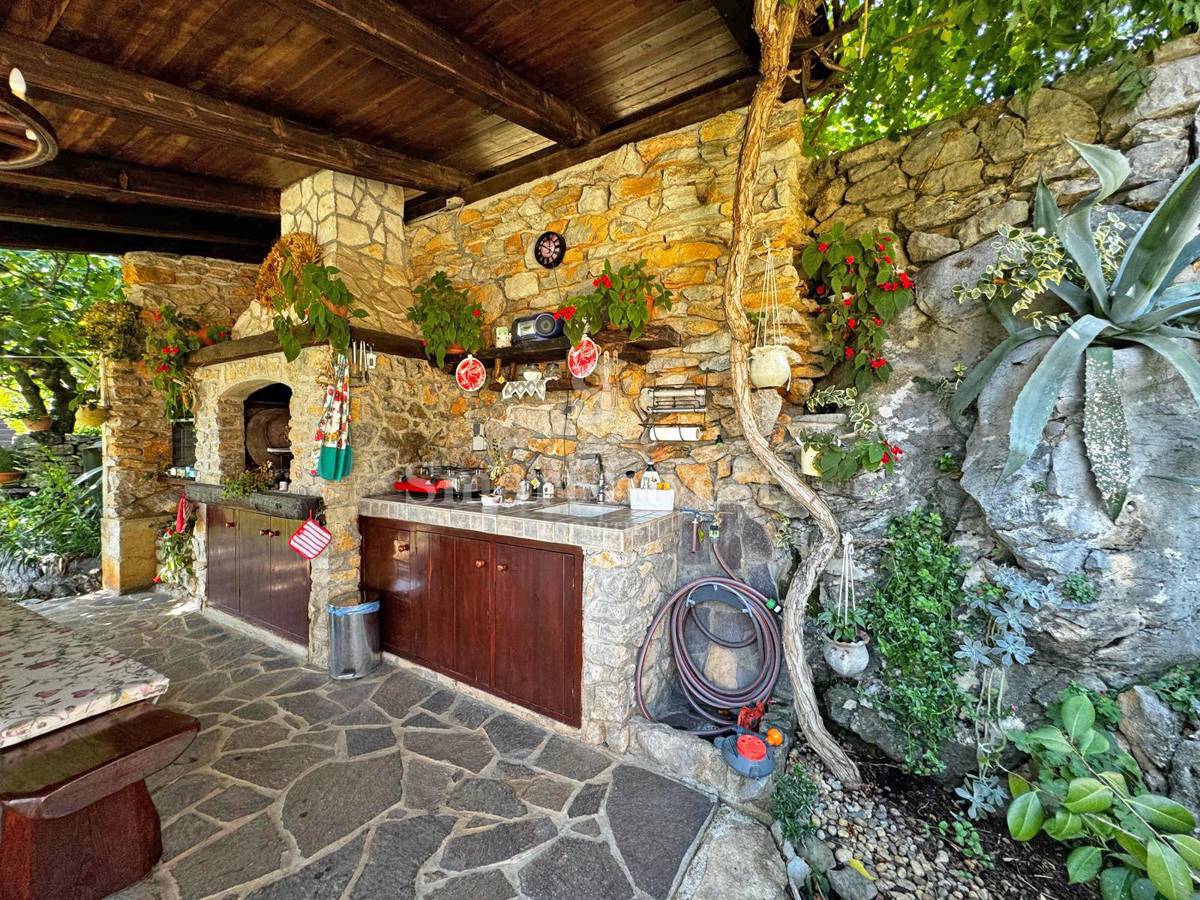 LOVRAN, očarljiva hiša s čudovitim pogledom na morje