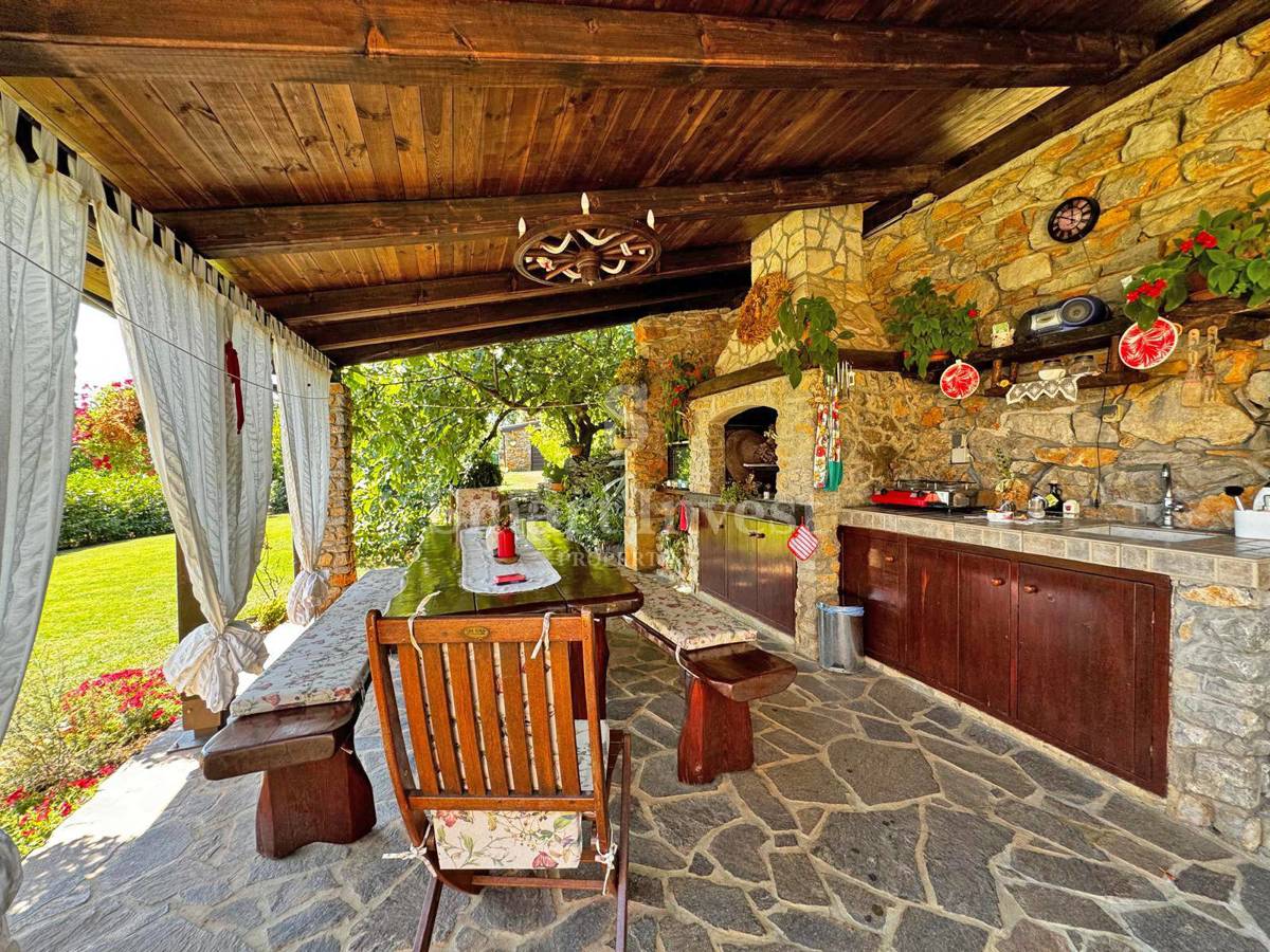 LOVRAN, očarljiva hiša s čudovitim pogledom na morje