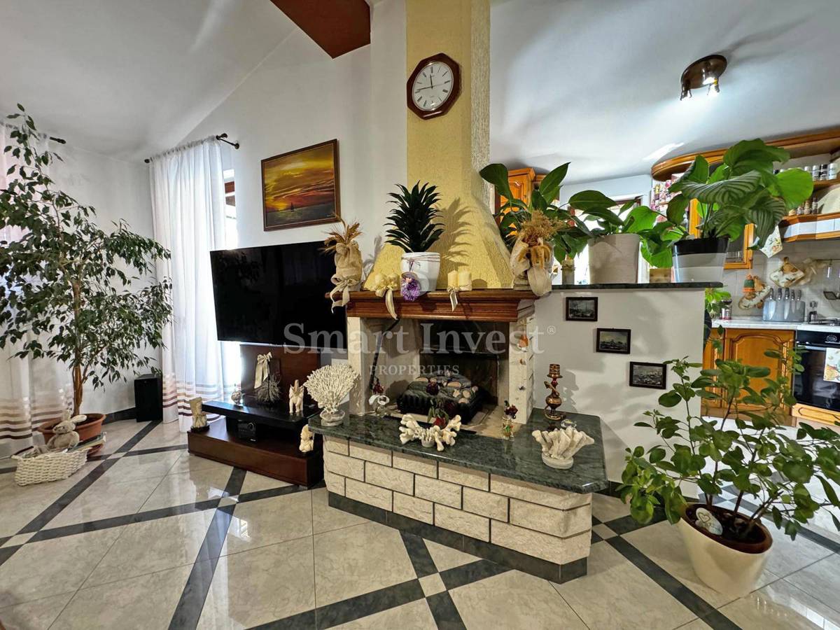 LOVRAN, očarljiva hiša s čudovitim pogledom na morje