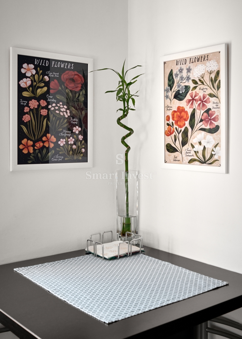 MATULJI - JUŠIĆI, vrstna hiša s 3 stanovanji, konobo in garažo