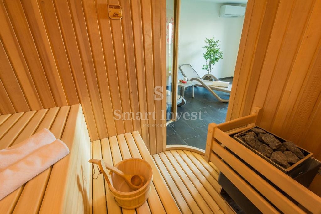 IKA - OPRIĆ, vila s 4 apartmaji in panoramskim pogledom na morje